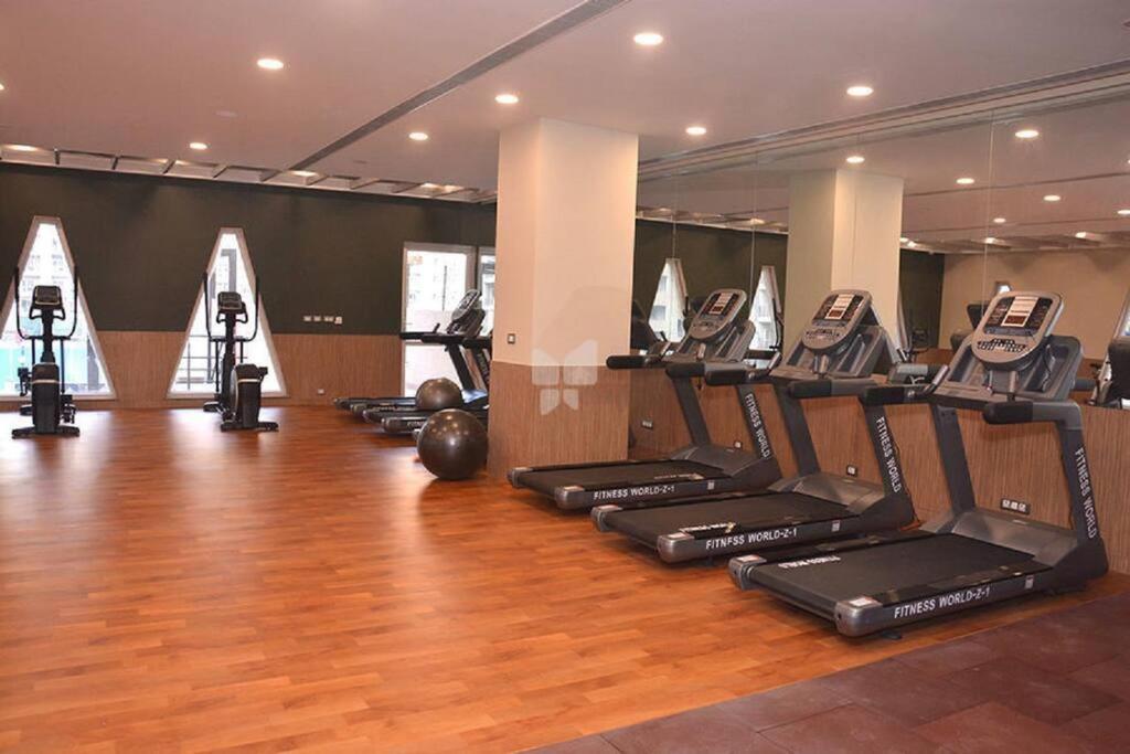 Top Luxury & Couple Friendly Stay Gp By Taj Suites & Studios #New Year Party & Stay Noida Zewnętrze zdjęcie