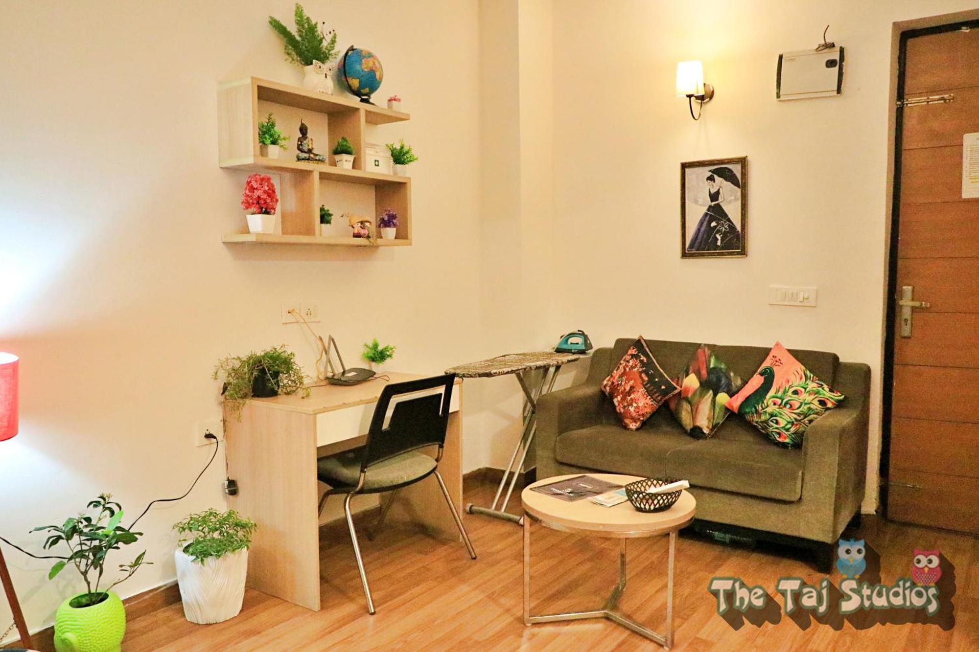 Top Luxury & Couple Friendly Stay Gp By Taj Suites & Studios #New Year Party & Stay Noida Zewnętrze zdjęcie